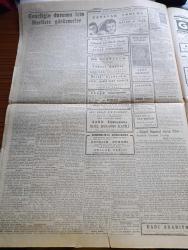 Cumhuriyet Gazetesi - 25 Aralık 1946 - Ortaşarkın İstikrarı İçin Köşe Yazısı - Vali Doktor Lütfi Kırdar'ın Şahitlik Yaptığı Dava Fotoğraf - Dün De Celal Bayar Ve Fuad Köprülü İle Başbakan Yardımcısı Mümtaz Ökmen Arasında Uzun Bir Görüşme Yapıldı - Suriye'de Cemil Mardam Yeni Kabineyi Kuruyor - Moskova Almanya Meselesiyle Meşgul - Bursa İşçileri Bozguncuları Tel'in Etti - Türk Sanatı Adlı Eseriyle Profesör Diez İddialarını İspat Etmelidir Yazan Tahsin Öz - Cenubi Amerika'da Türk Bayrağı - Papa Ve Başkan Truman Noel Münasebetiyle Radyoda Hitabede Bulundular - Yavuz Sultan Selim Ağlıyor Yazan Feridun Fazıl Tülbentçi Yazı Dizisi - Tophane Gümrüğünde Çalışmaya Başlayan Yeni Vinçlerden Biri Fotoğraf - Yaralı Kartal Bugün Marmara Sinemasında - Canavar Tohumu Filmi Melek Ve İpek Sinemasında - Bugün İnci Lüks Pastanesi Açıldı - Bugünkü Radyo Programı - Bulmaca - Star Traş Bıçağı - Hussman Soğutma Cihazları -  Sadi Işılay Ve Mustafa Çağlar Maksimde