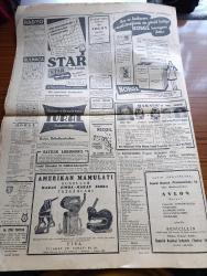 Cumhuriyet Gazetesi - 27 Aralık 1946-Selanik Bankası reklamı-Demokrat Parti Bugün Meclise Dönüyor - Kararda İsmet İnönü'nün Tavassutu Amil Oldu - Fuad Köprülü ile Halk Partisi İdare Heyetinden Faik Ahmet Barutçu Arasında Hararetli Bir Görüşme Fotoğraf - Mehmet Akif Ersoy İçin Eminönü Halkevinde Yapılan Anma - Amerika'da Komünizme Dair Mühim Bir Rapor - Ekonomi Sağlık Ve Tekel Bütçeleri Kabul Edildi - Türk İşçisinin Başbakan Recep Peker'e Telgrafı - Yeni Şiir Nedir Yazan Adile Ayda - Yavuz Sultan Selim Ağlıyor Yazan Feridun Fazıl Tülbentçi Yazı Dizisi - Amcabey Ve Sulh Çizen Cemal Nadir - Ankara Ses Ve Saz Sanatkarları Konseri Perihan Altındağ Sözeri Çemberlitaş Sinemasında - Çapamarka - Norge Havagazı Fırınları - Zehra Bilir Coşkun Kardeşler Ve Sadi Işılay Her Akşam Maksimde - Bugünkü Radyo Programı - İstanbul Belediyesi Şehir Tiyatroları Dram Kısmı Ağlayan Kız Yazan Reşat Nuri Güntekin - En Güzel Yılbaşı Hediyesi Arlon Saatidir