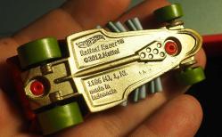 HOT WHEELS 2012 RATİCAL RACER  1:64 ÖLÇEK