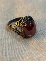 Kırmızı zirkon yüzük