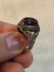 Kırmızı zirkon yüzük