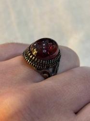 Kırmızı zirkon yüzük