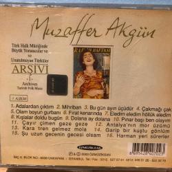 Muzaffer Akgün - Türk Halk Müziğinde Büyük Yorumcular Ve Unutulmayan Türküler Arşivi, Vol. 1 - CD