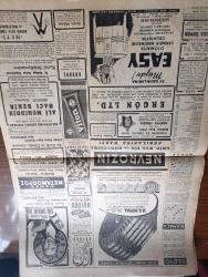 Cumhuriyet Gazetesi - 7 Ağustos 1947 - Memur Kadroları Ve Devletçilik Yazan Nadir Nadi Köşe Yazısı - İngiliz Başbakanı Attlee'nin İngiltere'deki Buhrana Dair Demeci - Sekiz Gazetecinin İzmir'de Muhakemelerine Başlandı - Refik Şevket İnce - Osman Kapani - 3000 Kişilik Bir Slav Çetesi Yunan Arazisinde - Ulaştırma Bakanı Şükrü Koçak - İstanbul Rıhtımlarında Mal Koyacak Yer Kalmadı - Yahudi Cemaati Yahudi Ajansına Da Protesto Telgrafı Yolladı - Doğu İllerinin Kalkınması İçin Rapor - Osmanlı Tarihinde İlk İnkılap Teşebbüsü Ve İlk İnkılapçı Hasan İsmail Hami Danişmend - Şair Mehmet Emin Yurdakul'un Mezarı Yapılıyor - Yabancı Kadın Yazan Ahmed Hidayet Reel Yazı Dizisi - Bu Akşam Çiftesaraylar Bahçesinde Ahmed Yatman Hamiyet Yüceses Safiye Ayla Ve Mustafa Çağlar - Ayda Sönmez Ve İsmail Dümbüllü Beyazparkta - Koç Ticaret U.S. Royal Lastik - Oxford Keskin Ağızlı Traş Bıçağı - Yüz Yetmiş Yıllık Büyük Ve Haklı Şöhret Şekerci Ali Muhiddin Hacı Bekir - Bugünkü Radyo Programı - Bulmaca - Borsa