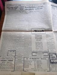 Cumhuriyet Gazetesi - 20 Haziran 1947 - Bir Deneme Daha Köşe Yazısı - Amerikan Devrialem Uçağı Dün Geldi Sabaha Karşı Gitti Fotoğraf - Atatürk'e Karşı Dil Uzatanları Takbih - Amerikan Heyeti Adana'dan Ayrıldı - İstanbul'a Gelirken Suriye'de Düşen Amerikan Tayyaresi Yolculardan 8 Mürettebattan 7 Kişi Öldü - Osmanlılar Devrinde Opera Yazan Refik Ahmed Sevengil - Rıza Tevfik de Necip Fazıl Kısakürek'i Dava Etti - Papa Ettim Ve Patrikhane - Telif Roman Adak Yazan Kemal Ragıp Yazı Dizisi - Vergi Konuşulurken Yazan Burhan Felek Köşe Yazısı - Cumhurbaşkanı Koşusu Bu Hafta Yapılıyor Yazanlar Reşad Kuran - Safiye Ayla Aziz Şenses Ve Mefharet Yıldırım Cağaloğlu Çiftesaraylar Bahçesinde - Bu Senenin Saf Ve Taze Naftalin'i Ziya Boyer Eczanesine Geldi - Müzeyyen Senar Işıl Bu Akşamdan İtibaren Aile Cennet Bahçesinde - Türkiye İş Bankası Yalova Ajansı - Melichar Markalı Orak Makineleri - Bugünkü Radyo Programı - Bulmaca