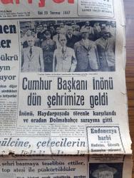 Cumhuriyet Gazetesi - 29 Temmuz 1947 - Endonezya'da Yazan Nadir Nadi Köşe Yazısı - CHP'de Beklenen Mühim Değişiklikler - CHP Genel Sekreterliğine Şükrü Kaya Veya Rauf Orbay Getirileceği Söyleniyor - Cumhurbaşkanı İsmet İnönü Dün İstanbul'a Geldi - Gümülcine Çetecilerin Daimi Tehdidi Altında - Celal Bayar Çeşmeye Gitti - İngiliz İmparatorluğu Sergisi Dün Açıldı - Askeri Şura Dün İstanbul'da Toplandı - Erzurum'da Değerli Bir Sanat Sergisi Yazan Ahmed Halil -  İsmail Dümbüllü Tiyatrosu Bu Akşam Suadiye Çınardibinde - Yabancı Kadın Yazan Ahmed Hidayet Reel Yazı Dizisi - Çimento Davası Yazan Burhan Felek - Amerika'nın Türkiye'ye Yardımı Ve Ruslar - Büyük Konser Safiye Ayla Ve Münir Nurettin Selçuk Cağaloğlu Çiftesaraylar Bahçesinde - 1947 1948 Yunus Nadi Mükafatı En Güzel Hikaye 1939 Çocukları Yazan Raif Seyhan - Oxford Keskin Ağızlı Traş Bıçağı - Pertev Pudrası - Müzeyyen Senar Işıl Konseri Caddebostan Marmara Kulübünde - Jeep İşbaşında - Bugünkü Radyo Programı