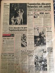 YENİ SABAH GAZETESİ 23 MAYIS 1959 YIL :22 SAYI :7263--CHP Dün de Meclise Girmedi --Sellerden D.Karadeniz illerinde irtibat kesildi --Maarif Vekili Yardımcı İstifa Etti --Kıbrıs davası kapanmıştır ---52 kadın işçi dün grev yaptı --Krutçef ,Nükleer deneme istemiyor ---Çingeneler ,Devlet Kurmak İstiyorlar ---Harp te elkonan Alman emvali iade olunacak ---Trikopis i kim  esir etti ?--İstanbul Rehberi --Irak ta kızıllar  gözden düştü ---Sinema :Yuvasızlar ,--Ordu takımımız dönüyor --Yugoslavlar ,dün gece Bulgarları çok zorladı --İkinci maçımızı bu gece Yugoslavya ile oynuyoruz ---Rusya ,D.Almanya ile antrenman yaptı :87-37--Lüksemburg federasyonu da Molnar a teklif yaptı --Fuat Duyar ın kazaya kurban gittiği yerde bir keşif yapıldı --Eski aşığı ile zina yaparken yakalandı --CHP li Mebuslar yeni bir yurt gezisine çıkıyor --Maden kazasında bir işçi daha öldü --