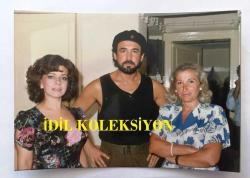CİHAN ÜNAL'IN ORİJİNAL 2'Lİ FOTOĞRAF SETİ, 12,5 x 9 cm EBADINDA - CİHAN ÜNAL ve GENCAY GÜRÜN AYNI KAREDE, 5 EYLÜL 1989