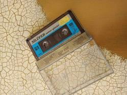 NİLÜFER * ESMER GÜNLER * KASET