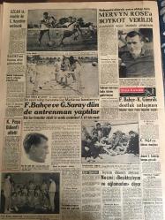YENİ SABAH GAZETESİ 14 AĞUSTOS 1958 YIL :21 SAYI :6983---Amerika nın  yeni Orta -Doğu planı --Ağır itham :Gülek bir genç kızı iğfal etmiş ---Kağıt fiyatları arttırıldı ---Niğde Aksaray ı vilayet oluyor --İki kardeşi vuran kaatil teslim oldu ---Meclis 21 Ağustos ta toplanıyor --İstanbul gümrüğünde muameleler aksadı ---CMP ve Hür P .Başkanları DP tebliğine cevap verdi ---Altıncı  ikramiye :Siyavuşgil ---İktisadi kararların esnafa tesir derecesi araştırılıyor --İstanbul Rehberi ---Nuri Said Paşa nın karısı ve gelini Londra da sefalet içinde yaşıyor ---108 Yaşındaki Hacı Mustafa dört gün ara ile iki defa öldü --Mersin de 600 işçiye iaşe bedeli verilmedi ---Gregory Peck çevirdiği filmin propagandasını yapıyor ---Mervyn Rose  a Boykot Verildi ---Fenerbahçe ve Galatasaray dün de antrenman yaptılar ---Fenerbahçe -K.Gümrük dostluk anlaşması --Necmi : Beşiktaşlıyım ve ağlamadım diyor --K.Paşa Bülent i affetti ---Pakistan ın İstiklal Bayramı --