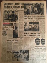 YENİ SABAH GAZETESİ 17 HAZİRAN 1959 YIL :22 SAYI :7288---Kar hadleri kaldırıldı ---Et Fiyatlarına Zam Yapıldı --Sümerbank mallarının tenzilatlı fiyatı belli oldu ---Bugün Bayram --3. Halk Oyunları Bayramı  bu sene çok canlı olacak --Lüks Nermin ,Bayramı Cezaevinde Geçirecek ---İCA yoluyla yapılacak ithalat için yeni şartlar ---İtalya dan dönüş ---Radyo Programları ---Dominik de Hükümete Ayaklanma Oldu --Yankesici çocuk mahkum olunca  ağlamaya başladı ---Amerikan dış yardımı 4 milyar 165 milyon dolar ---Galatasaray Ahmet için Beşiktaş a müracaat etti --Profesyonel futbolcular gelecek sene transfer  edemeyecekler --B Milli Takımı dün ilk idmanını yaptı ---Amatör Milli Takım Hazırlıkları Başladı --Bir kız kendisini kaçırmak isteyen şahsı öldürdü ---Yeni ihracat talimatnamesi neşredildi --Kore Değiştirme Birliğimiz Gitti --