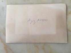 AZİZ NESİN'İN ORİJİNAL FOTOĞRAFI - 18 x 12 cm EBADINDA - SİYAH & BEYAZ - AZİZ NESİN KATILDIĞI BİR TOPLANTIDA MİKROFONLA KONUŞMA YAPARKEN ÇEKİLMİŞ BİR KARE