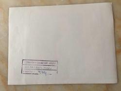 AZİZ NESİN'İN ORİJİNAL AJANS BASIMI FOTOĞRAFI (KAĞIT BASKI, HABER METİNLİ) - 22 x 16 cm EBADINDA - SİYAH & BEYAZ - ÇAĞDAŞ GAZETECİLER DERNEĞİ'NİN 1986 YILIN GAZETECİLERİ YARIŞMASINDA DERECEYE GİRENLERE ÖDÜLLERİ VERİLİRKEN YÖNETİM KURULU ÖZEL ÖDÜLÜNÜ FAALİYETİ DURDURULAN DİSK GENEL BAŞKANI ABDULLAH BAŞTÜRK'E AZİZ NESİN TAKDİM EDERKEN ÇEKİLMİŞ BİR KARE