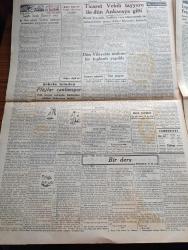 Cumhuriyet Gazetesi - 25 Haziran 1940 - Buhranlı Bir Mütareke Yazan Yunus Nadi Köşe Yazısı - Sabahattin Karşı Saat 1,35 ten İtibaren Ordulara Ateşkes Emri Verildi - İtalya Fransa Mütarekesi Dün Akşam İmzalandı - Fransız İtalyan Mütarekesinin İmzalandığı Lanzoni Şatosu Fotoğraf - Harbin Son Günü Dün İtalyan Kıtaları Alplarda Neticesiz Bir Taarruza Geçtiler - Ticaret Vekili Nazmi Topçoğlu Tayyare İle Dün Ankara'ya Gitti - Dost Irak Nazırları Nuri Said Paşa Ve Naci Şevket Ankara'da - Tarihte Türkler Ve İngilizler Yazan Ziya Şakir Yazı Dizisi - Plajlar Canlanıyor - Küçük Hikaye Son Ders - Cenubi Amerika'da Yakalanan Komünistler - İngiltere'de Kurulan Fransız Milli Komitesi - Aşk Ve Macera Romanı İlk Ve Son Yazan Esat Mahmut Karakurt Yazı Dizisi - Bugünkü Radyo Programı - Günün Bulmacası - Reşat Nuri Güntekin'in Ölmez Eseri Taş Parçası Yeni Beşiktaş Bahçesinde - Türkiye İş Bankası - Gripten Sonra En Mükemmel Kuvvet İlacı Quinium Labarraque - Hamiyet Yüceses Her Akşam Belvü Bahçesinde