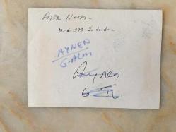 AZİZ NESİN'İN ORİJİNAL AJANS BASIMI FOTOĞRAFI (KAĞIT BASKI) - 12 x 9 cm EBADINDA - SİYAH & BEYAZ - AZİZ NESİN 1979 YILINDA TAKIM ELBİSELİ OLARAK POZ VERİRKEN ÇEKİLMİŞ BİR KARE