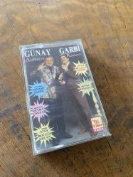 GÜNAY GARBİ - ALMANYA KONSERİ - SELAMİ ŞAHİN / BÜLENT ERSOY / KİBARİYE - DEVRAN ÇAĞLAR - KASET