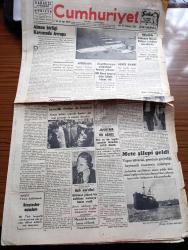 Cumhuriyet Gazetesi - 30 Temmuz 1940 - Alman Birliği Karşısında Avrupa Yazan Nadir Nadi Köşe Yazısı - İngiltere'ye Yapılan Hava Akını 100 Alman Tayyaresi Dalga Halinde Hücum Etti - Deniz Harbi Bir İngiliz Harp Gemisi Batırıldı - Havacılık Dersleri - Mete Şilepi Geldi - Japonya'da Bir Hadise Dün On Bir İngiliz Casusluk Töhmetiyle Tevkif Olundu - Polis Teşkilatı Yapılacak Kazalar - Nafia Vekili General Ali Fuad Cebesoy Dün İstanbul'a Geldi - Küçük Hikaye Hastabakıcı Kız Nakleden Rüveyde Sinanoğlu - Gazinolarda Yapılan Sıkı Teftiş - Belediyenin Alacağı Otobüsler - Pester Lloyd Gazetesinin Sahibi İstanbul'da - Ahmed Mithat Efendi'nin Kitaplarının Satışı Durduruldu - Churchill Zafere Kadar Harp Düştüğünü Teyid Ediyor - Yeni Silahlar Stratosfer Uçuşları - Yasemin Dalları Yazan Server Bedi Yazı Dizisi - Türkiye Yüzme Şampiyonası - Raşid Rıza Tiyatrosu - Bugünkü Radyo Programı - hayat Ansiklopedisi - Gazozlu Pürgolin Müshil Limonatası