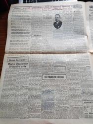 Cumhuriyet Gazetesi - 16 Birincikanun (Aralık) 1940 - Sulha Nasıl İmkan Bulunur Yazan Yunus Nadi Köşe Yazısı - Milli Şef İsmet İnönü'nün Seyahatleri - Münakalat Vekili Cevdet Kerim İncedayı İstanbul'da-  İngiliz Ordusu Libyaya Girdi - İtalya'da İkilik Başgösterdi - Roma Matbuatı Feryada Başladı - Çocuk Esirgeme Kurumu Menfaatine Dün Yapılan Boks Müsabakasında Gösteriş Maçına Çıkarılan İki Yavru - Hitler'in Nutku New York'ta Endişe Verdi - Şiir Gideni Anarak Yazan Fazıl Ahmed Aykaç - Vatan Şairi Namık Kemal'in Annesinin Mezar Taşı Afyonkarahisar'da Bulundu - Küçük Hikaye Deli Mehmedin Efsanesi Yazan Leman Ahıskal - Acayip Tipler Mark Twain Yazan Hamdi Varoğlu - Laval Gitti Flanden Geldi Yazan Ömer Rıza Doğrul Köşe Yazısı - Kızıl Vazo Yazan Peride Celal Yazı Dizisi - Futbolcu Boduri'nin Cenazesi Götürülüyor Fotoğraf - Bugünkü Radyo Programı - Saadet Yuvası Filmi Beşiktaş Suad Park Sinemasında - Münir Nurettin Konseri Saray Sinemasında - Blaupunkt Radyoları - Ali Muhiddin Hacı Bekir
