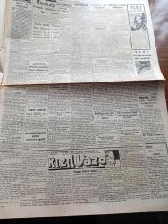 Cumhuriyet Gazetesi - 20 İkincikanun (Ocak) 1941 - Kördöğüşü Yazan Yunus Nadi Köşe Yazısı - Harbiyenin Şanlı Alayı Merasime Giderken Fotoğraf - Renkli Tam Sayfa Savaş Haritası - Sakarya Koşusu Fotoğraf - Beşiktaş Süleymaniyeyi 6 0 Yendi - Roosevelt Bugün Yemin Edecek-  İngilizler Sudanda Kasala Kalesini Geri Aldılar - Hitler'le Mussolini Buluştular - Yunan Beyaz Kitabı Yazı Dizisi -  Şişli Çocuk Dispanserine Dişçilik Kısmı Da İlave Edildi - Avukatlar İçin Ücret Tarifesi - Küçük Hikaye Onun Karısıyım - Japonya'da Hükümet Amerika'ya Karşı Tedbirler İçin Mütemadi İçtimada - Kızıl Vazo Yazan Peride Celal Yazı Dizisi - İngiltere'de Pasif Müdafaasında Kadınların Mecburi Hizmeti - Bugünkü Radyo Programı - Şehir Tiyatrosu Komedi Kısmında Paşa Hazretleri - Basketbol Maçları - Singer Saati - Oğuz Özdeş'in Hasret Romanı Çıktı