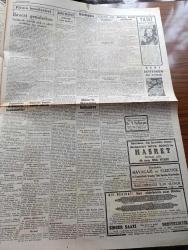 Cumhuriyet Gazetesi - 20 İkincikanun (Ocak) 1941 - Kördöğüşü Yazan Yunus Nadi Köşe Yazısı - Harbiyenin Şanlı Alayı Merasime Giderken Fotoğraf - Renkli Tam Sayfa Savaş Haritası - Sakarya Koşusu Fotoğraf - Beşiktaş Süleymaniyeyi 6 0 Yendi - Roosevelt Bugün Yemin Edecek-  İngilizler Sudanda Kasala Kalesini Geri Aldılar - Hitler'le Mussolini Buluştular - Yunan Beyaz Kitabı Yazı Dizisi -  Şişli Çocuk Dispanserine Dişçilik Kısmı Da İlave Edildi - Avukatlar İçin Ücret Tarifesi - Küçük Hikaye Onun Karısıyım - Japonya'da Hükümet Amerika'ya Karşı Tedbirler İçin Mütemadi İçtimada - Kızıl Vazo Yazan Peride Celal Yazı Dizisi - İngiltere'de Pasif Müdafaasında Kadınların Mecburi Hizmeti - Bugünkü Radyo Programı - Şehir Tiyatrosu Komedi Kısmında Paşa Hazretleri - Basketbol Maçları - Singer Saati - Oğuz Özdeş'in Hasret Romanı Çıktı