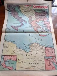 Cumhuriyet Gazetesi - 20 İkincikanun (Ocak) 1941 - Kördöğüşü Yazan Yunus Nadi Köşe Yazısı - Harbiyenin Şanlı Alayı Merasime Giderken Fotoğraf - Renkli Tam Sayfa Savaş Haritası - Sakarya Koşusu Fotoğraf - Beşiktaş Süleymaniyeyi 6 0 Yendi - Roosevelt Bugün Yemin Edecek-  İngilizler Sudanda Kasala Kalesini Geri Aldılar - Hitler'le Mussolini Buluştular - Yunan Beyaz Kitabı Yazı Dizisi -  Şişli Çocuk Dispanserine Dişçilik Kısmı Da İlave Edildi - Avukatlar İçin Ücret Tarifesi - Küçük Hikaye Onun Karısıyım - Japonya'da Hükümet Amerika'ya Karşı Tedbirler İçin Mütemadi İçtimada - Kızıl Vazo Yazan Peride Celal Yazı Dizisi - İngiltere'de Pasif Müdafaasında Kadınların Mecburi Hizmeti - Bugünkü Radyo Programı - Şehir Tiyatrosu Komedi Kısmında Paşa Hazretleri - Basketbol Maçları - Singer Saati - Oğuz Özdeş'in Hasret Romanı Çıktı