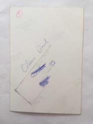 CİHAN ÜNAL'IN ORİJİNAL 2'Lİ FOTOĞRAF SETİ, 12,5 x 9 cm EBADINDA - CİHAN ÜNAL HAYRANLARINA İMZA DAĞITIRKEN ve HATIRA POZU VERİRKEN ÇEKİLMİŞ 2 FARKLI KARE