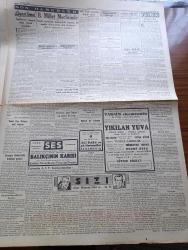 Cumhuriyet Gazetesi - 19 Mart 1942 - Milli Şef İsmet İnönü'nün Söylediği Büyük Nutuk - Bugünden İtibaren Çayın Kilosuna 750 Ve Kahvenin Kilosuna 300 Kuruş Zam Yapıldı - Amerika'nın Bize Vereceği Malzeme - İngiliz Hükümetinin Teessürü - Milas Bombardımanı Yanlışlıkla Mı Oldu - Şarj Cephesinde Harekatı Sıfırın Altında 45 Derece Soğukta Muharebeler Çok Şiddetle Devam Ediyor - Japon Harp Tebliği Timor Adası Harekatı Sona Erdi - Stalin Yoldaş Kendi İmzası ve Posta İle Papa'ya Bir Mektup Göndermiş - Şark Cephesinde Gördüklerim Yazan Emekli General H. Emir Erkilet Yazı Dizisi - Almanları Kaç Denizaltısı Var Yazan Abidin Daver Köşe Yazısı - Beethoven Gecesi Bu Akşam Opera Sinemasında - Yusuf Ziya Ortaç'ın Yeni Romanı Göç - Sızı Yazan Mükerrem Kamil Su Yazı Dizisi - Amerikan Sularında 41 Tonluk Gemi Batırıldı - Ekspres Fiat Yükseltmek Usulü Yazan Burhan Felek Köşe Yazısı - Her Irkın Üstünde Türk Irkı Bozkurt Mecmuası - Bulmaca - Singer Saat -  Frengi Ve Belsoğukluğuna Karşı Protejin - Borsa
