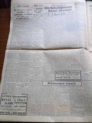 Cumhuriyet Gazetesi - 9 Haziran 1942 - Doğudaki Durgunluk Yazan Yunus Nadi Köşe Yazısı - Milli Şefimiz İsmet İnönü Dün Siyasal Bilgiler Okulunu Şereflendirerek imtihanlarda Bulundular - Alman Admira Takımı Şerefine Verilen Çay Ziyafeti Fotoğraf - Parti Genel Sekreteri Memduh Şevket Esendal İstanbul'da Tetkikler Yapıyor - Hava Kurumu Kurultayı Dağıldı Fotoğraflar - Alman Harp Tebliği Ruslar Birçok Kesimlerde Taarruz Ediyor - Uzakşarktaki Harbi Çin'e Malzeme Gönderilen Son Yol Japonların Tehdidi Altında - Askeri Vaziyet Yazan Emekli General H. Emir Erkilet Yazı Dizisi - Devletçiliğimizin İkinci Devresi Yazan A. Hamdi Başar - Milli Oyunlar Festivali - Beyaz İlahe Filmi Sümer Sinemasında - Raşid Rıza Tiyatrosu Halide Pişkin Harbiyede - Küçük Hikaye Beklenmeyen Misafir Yazan Hüseyin Hulki - Hindistan'ın Davası Milli İdare Ve Milli Ordu Yazan Ömer Rıza Doğrul Köşe Yazısı - Ülker Fırtınası Yazan Safiye Erol Yazı işleri - Sovyet Harp Tebliği Sivastopolu Almak İçin Kanlı Savaşlar