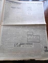 Cumhuriyet Gazetesi - 9 Haziran 1942 - Doğudaki Durgunluk Yazan Yunus Nadi Köşe Yazısı - Milli Şefimiz İsmet İnönü Dün Siyasal Bilgiler Okulunu Şereflendirerek imtihanlarda Bulundular - Alman Admira Takımı Şerefine Verilen Çay Ziyafeti Fotoğraf - Parti Genel Sekreteri Memduh Şevket Esendal İstanbul'da Tetkikler Yapıyor - Hava Kurumu Kurultayı Dağıldı Fotoğraflar - Alman Harp Tebliği Ruslar Birçok Kesimlerde Taarruz Ediyor - Uzakşarktaki Harbi Çin'e Malzeme Gönderilen Son Yol Japonların Tehdidi Altında - Askeri Vaziyet Yazan Emekli General H. Emir Erkilet Yazı Dizisi - Devletçiliğimizin İkinci Devresi Yazan A. Hamdi Başar - Milli Oyunlar Festivali - Beyaz İlahe Filmi Sümer Sinemasında - Raşid Rıza Tiyatrosu Halide Pişkin Harbiyede - Küçük Hikaye Beklenmeyen Misafir Yazan Hüseyin Hulki - Hindistan'ın Davası Milli İdare Ve Milli Ordu Yazan Ömer Rıza Doğrul Köşe Yazısı - Ülker Fırtınası Yazan Safiye Erol Yazı işleri - Sovyet Harp Tebliği Sivastopolu Almak İçin Kanlı Savaşlar