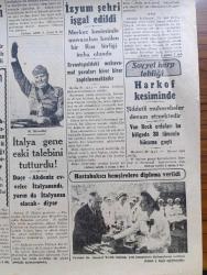 Cumhuriyet Gazetesi - 28 Haziran 1942 - Mısır'da Harb - Afrika'da Harekat Mihver Ordusu - Kömür Fiyatlarına Yapılacak Zam - Akdeniz'de İngilizler İçin Kapalı Veya Geçilmesi Müşkül Hale Gösterir Harita - Mussolini - İtalya Gene Eski Talebini Tutturdu - Beden Terbiyesi Teşkilatının Islahı - Hastabakıcı Hemşirelere Diploma Verildi - Haftanın Şakaları Yazan Burhan Felek Köşe -  La Turquie İsimli Fransızca Siyasi Bir Akşam Gazetesi Çıkarılmaya Başlandı - Müzeyyen Senar Cağaloğlu Çiftesaraylar Bahçesinde - Boşanmada Güçlük Ve Kolaylık Meselesi Yazan Hıfzı Veldet Yazı Dizisi - Ülker Fırtınası Yazan Safiye Erol Yazı Dizisi - Alman Tenisçileri Geldi - Bütün Halk Radyo Yıldızı Nevzad Akay'ı Görmek İçin Taksim Kristal'e Koşuyor - İdris Müshil Limonatası - Bugünkü Radyo Programı - Majik Saç Eksiri - Rumelihisar Necip Bey Bağı Hayvanat Bahçesinde - Radyofon Pic Kup İğneleri - Heybeliada Plaj Gazinosu