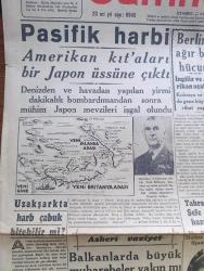 Cumhuriyet Gazetesi - 18 Birincikanun (Ocak) 1943 - Uzakşarkta Harp Çabuk Bitebilir Mi Yazan Nadir Nadi Köşe - Pasifik Harbi Amerikan Kıtaları Bir Japon Üssüne Çıktı - Askeri Vaziyet Yazan Emekli General H. Emir Erkilet Yazı Dizisi - Havagazı Şirketini İtham Eden Raporlar - İngiliz Ve Amerikan Uçaklarından Berline Ağır Hücum - Tasarruf Haftasında 107 Liraya Küçük Bir Şişe Lavanta - İngiliz Başvekili Winston Churchill İyileşiyor - Kıymetli Bir Eser Madame Curie Remzi Kitabevinde - Köylerde Tasarruf Yazan Profesör Ziyaeddin Fahri Fındıkoğlu - Ar Sineması Açıldı - Amcabey'in 55. Sayısı Çıktı - Pertevniyal Voleybol Maçında İstiklali Yendi - Aşkın Doğuşu Yazan Peride Celal Yazı Dizisi - Müttefikler Avrupa'ya Gelebilir Mi Gelemezler Mi Yazan Ömer Rıza Doğrul Köşe Yazısı - Sporcular Ve Sporu Sevenler Nil Lokanta Ve Birahanesine Toplanıyor - Uyuz Ve Deri Kaşıntılarına Karşı Dermoliv