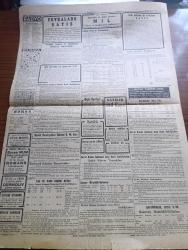 Cumhuriyet Gazetesi - 18 Birincikanun (Ocak) 1943 - Uzakşarkta Harp Çabuk Bitebilir Mi Yazan Nadir Nadi Köşe - Pasifik Harbi Amerikan Kıtaları Bir Japon Üssüne Çıktı - Askeri Vaziyet Yazan Emekli General H. Emir Erkilet Yazı Dizisi - Havagazı Şirketini İtham Eden Raporlar - İngiliz Ve Amerikan Uçaklarından Berline Ağır Hücum - Tasarruf Haftasında 107 Liraya Küçük Bir Şişe Lavanta - İngiliz Başvekili Winston Churchill İyileşiyor - Kıymetli Bir Eser Madame Curie Remzi Kitabevinde - Köylerde Tasarruf Yazan Profesör Ziyaeddin Fahri Fındıkoğlu - Ar Sineması Açıldı - Amcabey'in 55. Sayısı Çıktı - Pertevniyal Voleybol Maçında İstiklali Yendi - Aşkın Doğuşu Yazan Peride Celal Yazı Dizisi - Müttefikler Avrupa'ya Gelebilir Mi Gelemezler Mi Yazan Ömer Rıza Doğrul Köşe Yazısı - Sporcular Ve Sporu Sevenler Nil Lokanta Ve Birahanesine Toplanıyor - Uyuz Ve Deri Kaşıntılarına Karşı Dermoliv