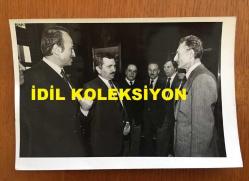 BEŞİKTAŞ'IN EFSANE BAŞKANI SÜLEYMAN SEBA'NIN ORİJİNAL 2'Lİ FOTOĞRAF SETİ, 16 x 11 cm EBADINDA - SÜLEYMAN SEBA ve BEDRETTİN DALAN BİR ARAYA GELDİKLERİNDE ÇEKİLMİŞ 2 FARKLI KARE