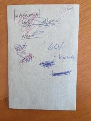 ŞARKICI NECO'NUN ORİJİNAL FOTOĞRAFI 18 x 12 cm EBADINDA - NECO ÇİZGİLİ TİŞÖRTÜYLE AYAKTA POZ VERİRKEN (KARTON ÜZERİNE KALİTELİ ORİJİNAL BASKI)