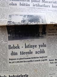 Cumhuriyet Gazetesi - 12 İkinciteşrin (Kasım) 1944 - Havacılık Konferansı Ve Türkiye Yazan Abidin Daver Köşe - Ebedi Şefimiz Atatürk'ün 6. Ölüm Yılı Dolayısıyla Anma Yapıldı Fotoğraf - İsmet İnönü Ebedi Şefin Mezarına Çelebi Koyuyor Fotoğraf - Sovyet Orduları Tuna Nehrini Geçti - Bebek İstinye Yolu Dün Açıldı - Amerikalı Boksörlerle Dün Yapılan Müsabaka - Üç Karşılaşmadan İkisini Boksörlerimiz Birini De Amerikalı Abrahams Kazandı Fotoğraf - Dün Fenerbahçe Stadyumunda Büyük Bir Tören Yapıldı İzciler And İçtiler - Washington Büyükelçimiz Münir Ertegün Vefat Etti - Almanların Yeni Silahı - Haftanın Şakaları Yazan Burhan Felek - Kapıdan Bir Kadın Girdi Yazan Warwick Deeping Yazı Dizisi - Öldürün Bu Kadını Bugün Taksim Sinemasında - Ses Tiyatrosunda Leblebici Horhor Ağa -  Müzeyyen Senar Işıl Borsa Kıraathanesinde - Derman Ağrı Kesici - Zehra Bilir Safiye Tokay Ve Salahaddin Pınar Her Akşam Novotni Oteli Altında Aile Saz Salonunda - Mualla Gökçay Her Akşam Maksimde -  Çapamarka