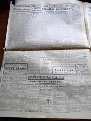 Cumhuriyet Gazetesi - 15 Birinciteşrin (Ekim) 1944 - Altıncı Kış Harbi Yazan Nadir Nadi Köşe Yazısı - Kızılordu Budapeşte Kapılarına Dayandı Hükümet Şehrin Boşaltılmasını Emretti - Polonya Başvekili Mikolajczyk Churchill Ve Stalin'le Uzun Bir Görüşme Yaptı - Churchill Alman Şehirlerine Atılacak Mermilerden Birine İmza Atıyor Fotoğraf - Londra Halkının Ankaralıları Tebriki - Ankara Vali Ve Belediye Reisi Nevzat Tandoğan - Müstakil Makedonya - Aachen Şehri İçin Yapılan Muharebe - Memurlara Bir Maaş İkramiye - Korfu Adası Da Kurtarıldı - Haftanın Şakaları Yazan Burhan Felek - Maliye Vekili Nurullah Esad Sümer İstanbul'da - Müttefiklerin Balkan Siyaseti Yazan Ömer Rıza Doğrul Köşe Yazısı - Doludizgin Yazan Rene Fanjailaz Yazı Dizisi - Büyük Yangın Filmi Lale Sinemasında - Galatasaray Alemdar Maçı - Fenerbahçe Anadoluhisarı Maçı - Beşiktaş Anadolu Maçı - Lorel Hardy Pasif Korunma Memurları Bugün İpek Sinemasında - Amcabeye Göre Çizen Cemal Nadir Karikatür - Müzeyyen Senar Işıl