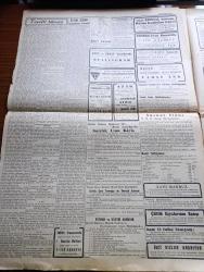 Cumhuriyet Gazetesi - 18 Birinciteşrin (Ekim) 1944 - Batı Pasifikteki Son Savaşların Manası Yazan Nadir Nadi Köşe Yazısı - Amerikan Japon Filoları Karşılaşmadılar Mı - Budapeştede Sokak Muhabereleri Oluyor - Mareşal Tito Az Kalsın Esir Oluyormuş - Batı Cephesinin Beş Yerinde Kanlı Savaşlar - Almanlar Yunanistanı Tamamen Boşaltıyorlar - Ankara Ve İstanbul Belediye Reislerinin Öncülüğünde İki Yardım Komitesi Kuruldu - Aachen'de  Bir Savaş Sahnesi - Fransız Hariciye Nazırı M. Georges Dault Yeni Dünya Fransasız Kurulamaz Dedi - Batı Pasifik Sularındaki Yeni Deniz Hava Muharebesi Yazan Abidin Daver - Cumhuriyet Bayramı 21. Yıldönümü İçin Büyük Bir Program Hazırlanıyor - Parti Genel Sekreteri Memduh Şevket Esendal Ankara'ya Gitti - Doludizgin Yazan Rene Fanjailaz Yazı Dizisi - Sulh Konferansına Kimler İştirak Edecek Yazan Ömer Rıza Doğrul - Küçük Hikaye Teselli Bürosu Yazan Cahit Sıtkı Tarancı - Stalingrad Şark Ve Saray Sinemalarında - Sadi Tek Tiyatrosu Muammer Karaca Bir Avuç Ateş Oyunu