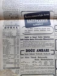 Cumhuriyet Gazetesi - 29 Mart 1946 - Konsey Gene Sallanıyor Mu Yazan Nadir Nadi Köşe Yazısı - Güvenlik Konseyi Dün Gizli Toplantı Yaptı - Mühim Bir Karar 510 Sayılı Kararname Yürürlülükten Kaldırıldı - Türkiye Irak Andlaşması Bugün İmza Ediliyor - Atom Casusluğu Amerika Hükümeti Tahkikatı Başlıyor - Hikmet Bayur Demokrat Partiye Girdi - Kaçak Yahudi Taşıyan Bir Türk Motoru İngilizler Tarafından Yakalandı - Yarın Akşam Yapılacak Altın Kemer Boks Maçları - İzmir At Yarışlarının İkinci Haftası - Tiyatro Şenliğinde Orta Oyunu Ve Tuluat Tekrarlanıyor - Büyük Matematikçiler Tercüme Edenler Ömer İnönü Cüneyt Akova İsmail İşmen Zübeyir Demirgüç - Miskinler Tekkesi Yazan Reşat Nuri Güntekin Yazı Dizisi - İran Meselesinin Geçirdiği Safhalar Yazan Ömer Rıza Doğrul Köşe Yazısı - Küçük Hikaye Kırkikindi Yağmurları Yazan Baki Süha Ediboğlu - Amcabey ve Havadisler Çizen Cemal Nadir - Bugünkü Radyo Programı -   Bulmaca - Borsa - Fazla Şişmanlığa Karşı Radyo Karbon Tabletleri - Tural Öksürüğü Keser