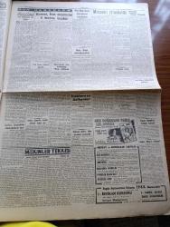 Cumhuriyet Gazetesi - 5 Nisan 1946 - Dost Amerika'nın Denizcilerini Karşılarken Yazan Nadir Nadi Köşe Yazısı - Missouri İstanbul'da - Misouri Hareketinden Evvel New York Limanında Fotoğraf - Güvenlik Konseyi İran Meselesini 6 Mayısa Bıraktı - İngiltere Arnavutluk İle Münasebatını Kesti - Harp Devamınca Alman Genelkurmay Başkanlığı Yapan Mareşal Keitel Hitler'e Sövüyor - Mehmed Münirin Fikir Tarihimizdeki Mevkii Yazan Profesör Ziyaeddin Fahri Fındıkoğlu - İzmir At Yarışlarının Üçüncü Haftasına Aid Program - Gazi Osman Paşa Mezarında Dün Tören Yapıldı - İzmir Kayagücü Takımı Geldi - Miskinler Tekkesi Yazan Reşat Nuri Güntekin Yazı Dizisi - Stalin Amerika Büyükelçisinin Kabul Etti - Meşrutiyet Tiyatrosu Baykuş - Amcabey Missouri'de Çizen Cemal Nadir Karikatür Çizen Cemal Nadir Karikatür - EIA Radyo - Aga Plak Değiştirici Makinesi - Bugünkü Radyo Programı - Muammer Karaca Tiyatrosu Platin Palas Beyoğlu Lale Sinemasında - Zeki Çan Çil İlacı - Tokalon Pudra
