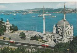 1980 Lİ YILLAR İSTANBUL DOLMABAHÇE CAMİ VE SAAT KULESİ GÖRSELLİ KARTPOSTAL