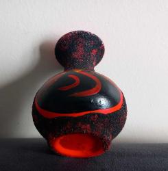 ETNA YANARDAĞI TEMALI EL YAPIMI MİNİ ÇÖMLEK VAZO.  KONDİSYON YÜKSEK KOLEKSİYONLUK NADİR TURKİYE'DE  PEK SATIŞI YOK.