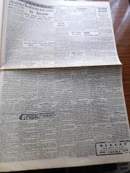 Cumhuriyet Gazetesi - 3 Nisan 1947 - Yazık Oluyor Yazan Nadir Nadi Köşe Yazısı - Demokratlar Seçime Girmiyorlar - Demokrat Parti Bugün İzmir'de Bir Beyanname Neşredecek - Celal Bayar İzmir'e Gelirken Trende - Başbakan Recep Peker'in İzmir'de Gençlik Ve Tüccarla Hasbihalleri Fotoğraf - Emlak Sahipleri Telaşa Düştüler - Mecidiyeköyünde Yapılan Evler Fotoğrafı - Sovyet Rusya Atina'daki Elçisini Geri Çağırdı - Paris'te Verilen Yunus Emre Oratoryosu Hararetli Alkışlarla Karşılandı - Osmanlı Bankası Banknotları Altın İle Ödenirken Yazan Profesör Doktor Refii Şükrü Suvla - Suriye İzmir Fuarına İştirak Edecek - Silivrili Demokrat Partililer Beraat Ettiler - Halim Kabakçı - Aşk Uyanınca Nakleden Hamdi Varoğlu -  Kara Aslan Taksim Sinemasında - Biz De Evlenelim Elhamra Sinemasında - Bugünkü Radyo Programı - Nevrozin -  Çapa Sahlebi İçiniz - Quink Mürekkep - İzmir At Yarışları