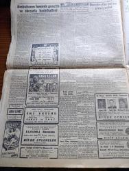 Cumhuriyet Gazetesi - 3 Nisan 1947 - Yazık Oluyor Yazan Nadir Nadi Köşe Yazısı - Demokratlar Seçime Girmiyorlar - Demokrat Parti Bugün İzmir'de Bir Beyanname Neşredecek - Celal Bayar İzmir'e Gelirken Trende - Başbakan Recep Peker'in İzmir'de Gençlik Ve Tüccarla Hasbihalleri Fotoğraf - Emlak Sahipleri Telaşa Düştüler - Mecidiyeköyünde Yapılan Evler Fotoğrafı - Sovyet Rusya Atina'daki Elçisini Geri Çağırdı - Paris'te Verilen Yunus Emre Oratoryosu Hararetli Alkışlarla Karşılandı - Osmanlı Bankası Banknotları Altın İle Ödenirken Yazan Profesör Doktor Refii Şükrü Suvla - Suriye İzmir Fuarına İştirak Edecek - Silivrili Demokrat Partililer Beraat Ettiler - Halim Kabakçı - Aşk Uyanınca Nakleden Hamdi Varoğlu -  Kara Aslan Taksim Sinemasında - Biz De Evlenelim Elhamra Sinemasında - Bugünkü Radyo Programı - Nevrozin -  Çapa Sahlebi İçiniz - Quink Mürekkep - İzmir At Yarışları