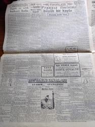 Cumhuriyet Gazetesi - 20 Nisan 1947 - Rusya'ya Karşı Uysal Mı Metin Mi Davranmalı Yazan Abidin Daver Köşe Yazısı - Moskova Konferansında Bir Karar Verilemedi - Hasan Ali Yücel ile Kenan Öner Davası - İzmir Gençliği Komünizm Aleyhinde Miting Yaptı - Senirkent Davasına Devam Edildi - Türk Hekimlerinin En Yaşlısı Doktor Hacı Nuri Canbakan İçin Tören Fotoğraf - Galatasaray İle Vefa Dün Berabere Kaldılar - Bostondaki Maraton Müsabakası - Haftanın Şakaları Yazan Burhan Felek Köşe Yazısı - Fransız İlminin Büyük Bir Kaybı Yazan Profesör Mustafa Şekib Tunç - Tramvaydan Atlamanın Cezası - Adak Yazan Kemal Ragıp Yazı Dizisi - Farsça Türkçe Lügat - Kaplan Kadın Bugün Elhamra'da - Hamiyet Yüceses Salahaddin Pınar Taksim Kristal Salonunda - Suçsuz Mahkum Bugün Şark Sinemasında - Amerika'nın ve Dünyanın En Mükemmel Sinema Cihazı Singlex - Bugünkü Radyo Programı - Bulmaca - Good Year Lastikleri - Derman Kaşeleri