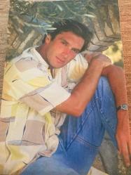 Tarık Tarcan resimli kartpostal 17x11 cm ebatında