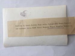 DİSK GENEL BAŞKANI KEMAL TÜRKLER'İN ORİJİNAL FOTOĞRAFI - 18 x 12 cm EBADINDA - KEMAL TÜRKLER, KERAMİK İŞ SENDİKASI 3'ÜNCÜ GENEL KURULUNDA KONUŞMA YAPARKEN, 13-14 KASIM 1974 - DİSK, İCF