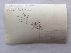 DİSK GENEL BAŞKANI KEMAL TÜRKLER'İN ORİJİNAL FOTOĞRAFI - 18 x 12 cm EBADINDA - KEMAL TÜRKLER MAKAMINDA POZ VERİRKEN