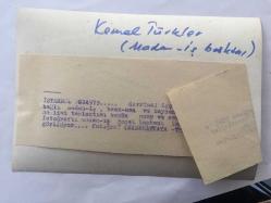 DİSK GENEL BAŞKANI KEMAL TÜRKLER'İN ORİJİNAL FOTOĞRAFI - 18 x 12 cm EBADINDA - KEMAL TÜRKLER, SPOR ve SERGİ SARAYINDA BANK-SEN ve BAYSEN SENDİKALARININ GENEL TEMSİLCİLER MECLİSİ TOPLANTISINDA KÜRSÜDE KONUŞMA YAPARKEN