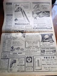 Cumhuriyet Gazetesi - 20 Eylül 1947 - İstanbul Mali Buhrandan Nasıl Kurtarılabilir Yazanlar Abidin Daver Köşe Yazısı - Amerikan Yardımı Memleketimize Sevkiyatını Başlaması İçin Yapılan Hazırlıklar - Sovyet İftiralarına Karşı Cevabımız - Vişinski'nin Nutku Bütün Dünyada Olduğu Gibi Türkiye'de De İnfial Uyandırdı - Hükümet Çevreleri Nutuk İçin Neler Düşünüyorlar -  Cumhurbaşkanı İsmet İnönü'nün Seyahati - İran'ın Moskova Büyükelçisi Meydanda Yok - Acı Bir Kaybımız Gazeteci Faik Güneri Vefat Etti - Kayseri Milletvekili Said Azmi Feyzioğlu İçin İleri Sürülen İddialar - Yunanistanda Sporcularımızın Muvaffakiyeti - Beynelmilel Portreler İdamını Bekleyen Bulgar Muhalefet Lideri Petkov - Rüya Gibi Nakleden Hamdi Varoğlu Yazı Dizisi - Maksad Merasim Mi Yazan Burhan Felek Köşe Yazısı - Bugünkü Futbol Ve Dün Geceki Boks  Maçları Yazan Eşref Şefik - Askeri Güçler Futbol Takımı Ligden çekildi - Hamiyet Yüceses Mualla Gökçay Ve Safiye Ayla Cağaloğlu Çiftesaraylar Bahçesinde - Revü Opereti - Sihirbaz