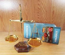 DEKORATİF PİRİNÇ TERAZİ.......Kutusunda